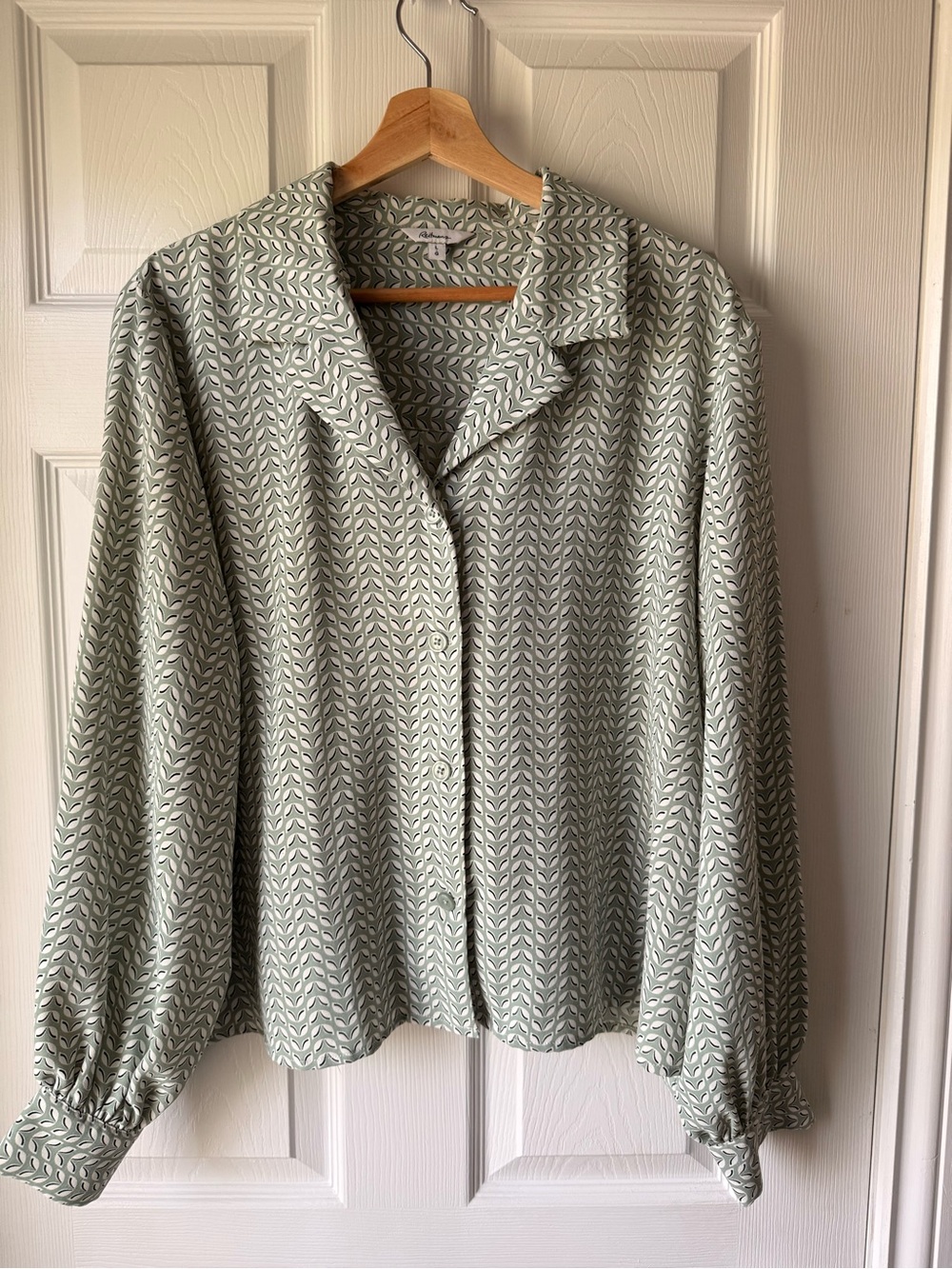 Reitmans Sage Green Printed Button-Front Blouse